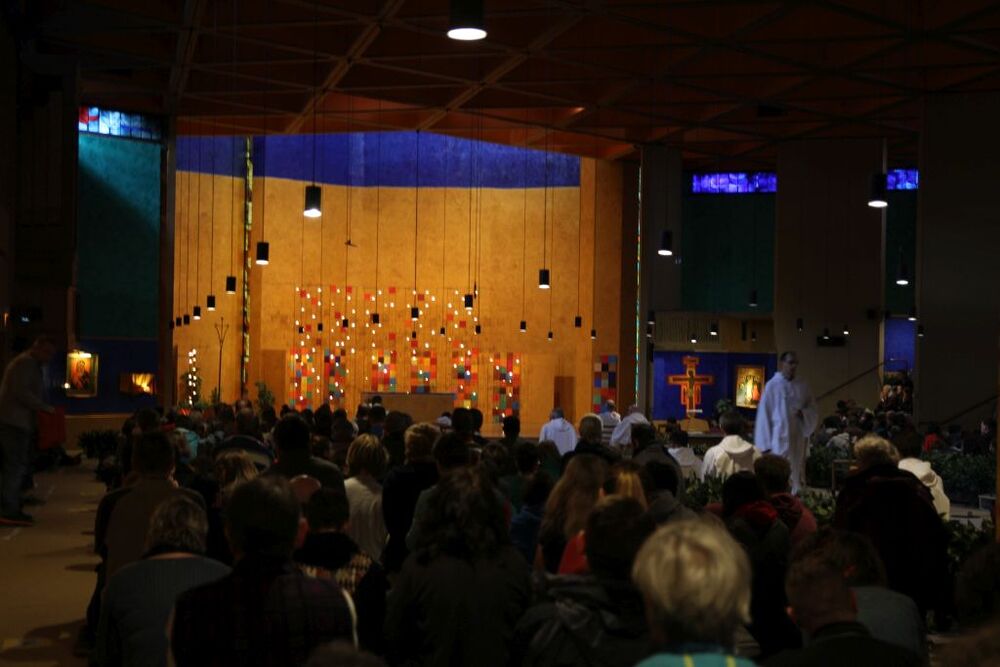 60 Jugendliche aus Vorarlberg verbrachten das Pfingstwochenende gemeinsam mit der Katholischen Jugend und Jungschar Vorarlberg  in Taiz?. 